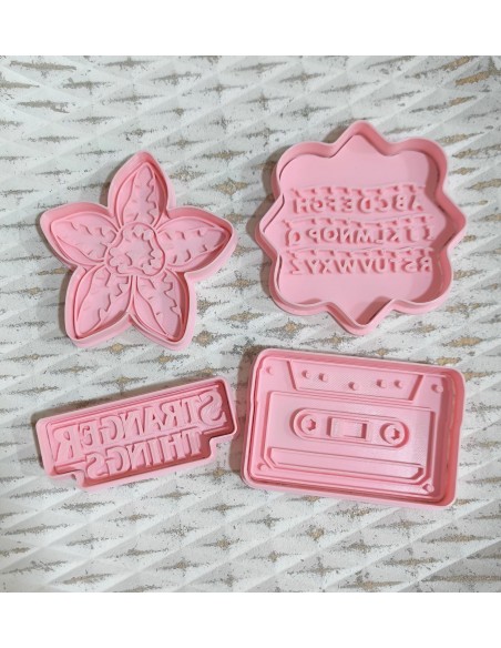 Set 4 Cortadores + marcadores Stranger Things